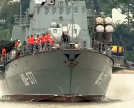 Tàu tên lửa HQ-377 hùng dũng tiến ra biển thử vũ khí.