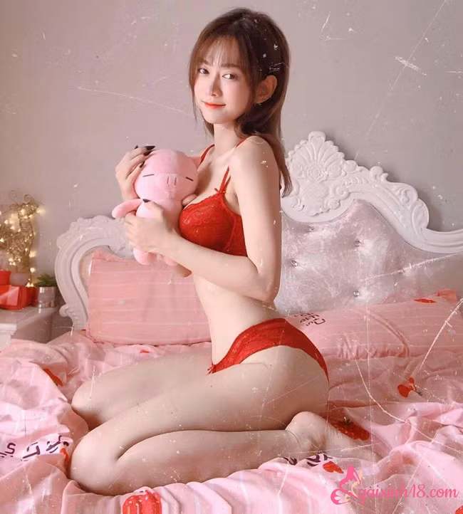 Lê Bống từng được cư dân mạng Trung Quốc khen ngợi hết lời về nhan sắc.
