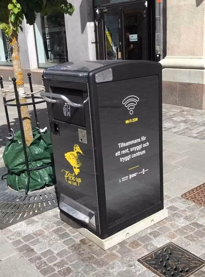 Thùng rác ở Thụy Điển có Wifi. Nó có thể níu chân bạn lại trong vài giờ!