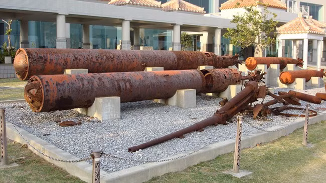  Quần đảo thiên đường Okinawa, Nhật Bản nối tiếng là thiên đường nhiệt đới với biển xanh, cát trắng, nắng vàng, cảnh sắc non xanh nước biếc thu hút hàng ngàn đợt du khách tới đây nghỉ hè hằng năm.