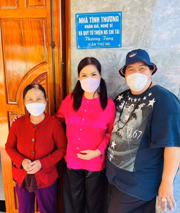Ve Viet Nam chua bao lau, vo co NS Chi Tai lam dieu y nghia-Hinh-2