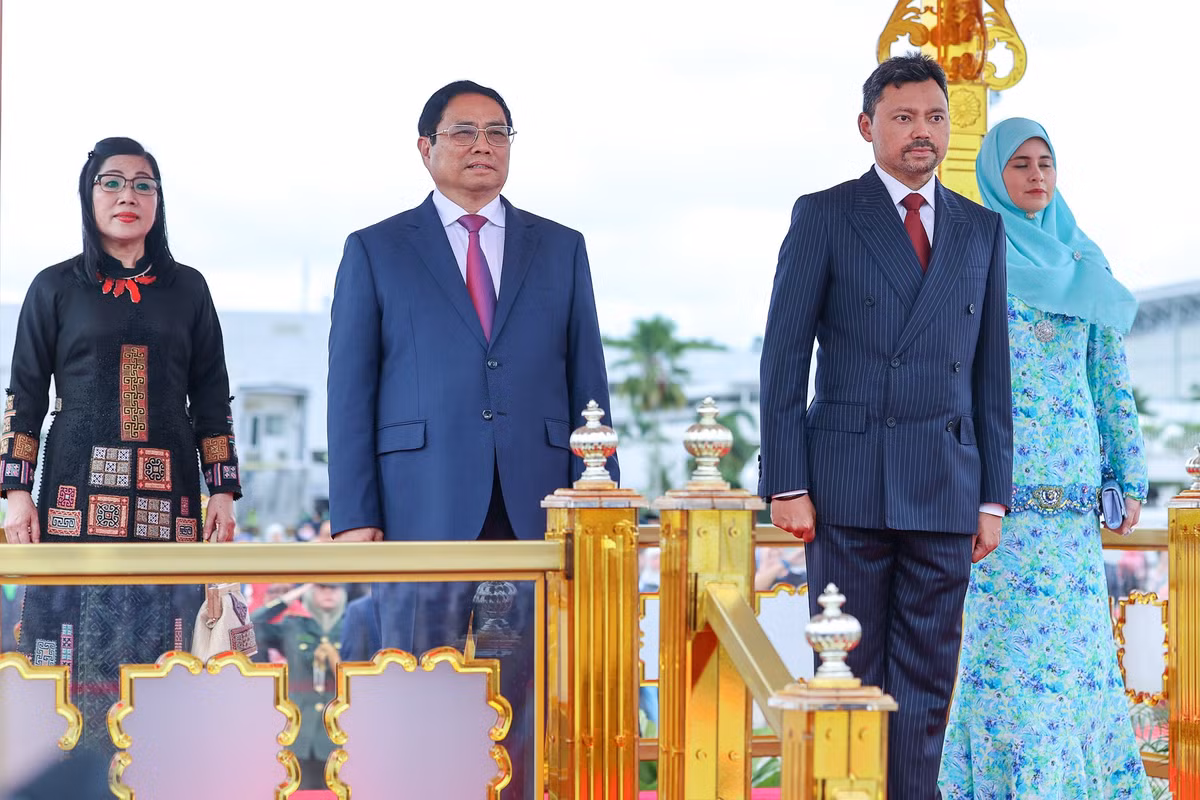 Lễ đón Thủ tướng và Phu nhân thăm chính thức Brunei - Hình 2 Le don Thu tuong va Phu nhan tham chinh thuc Brunei-Hinh-2