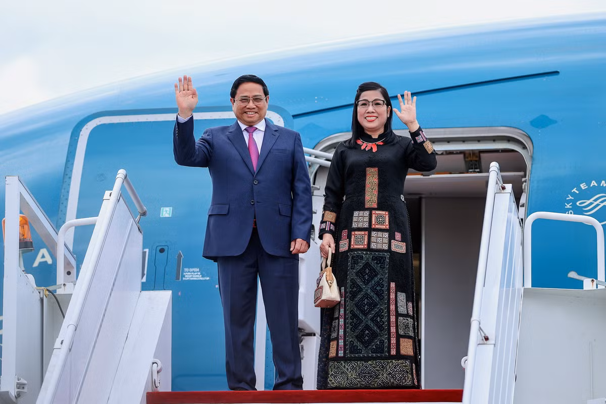 Lễ đón Thủ tướng và Phu nhân thăm chính thức Brunei Le don Thu tuong va Phu nhan tham chinh thuc Brunei