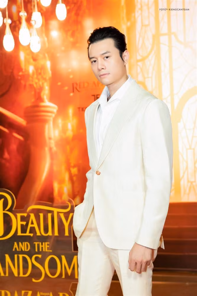 Trong khi Trương Ngọc Ánh được khen ngợi ngày càng trẻ trung, thì Anh Dũng lại có phần già dặn hơn bạn gái sau khi đổi tóc.