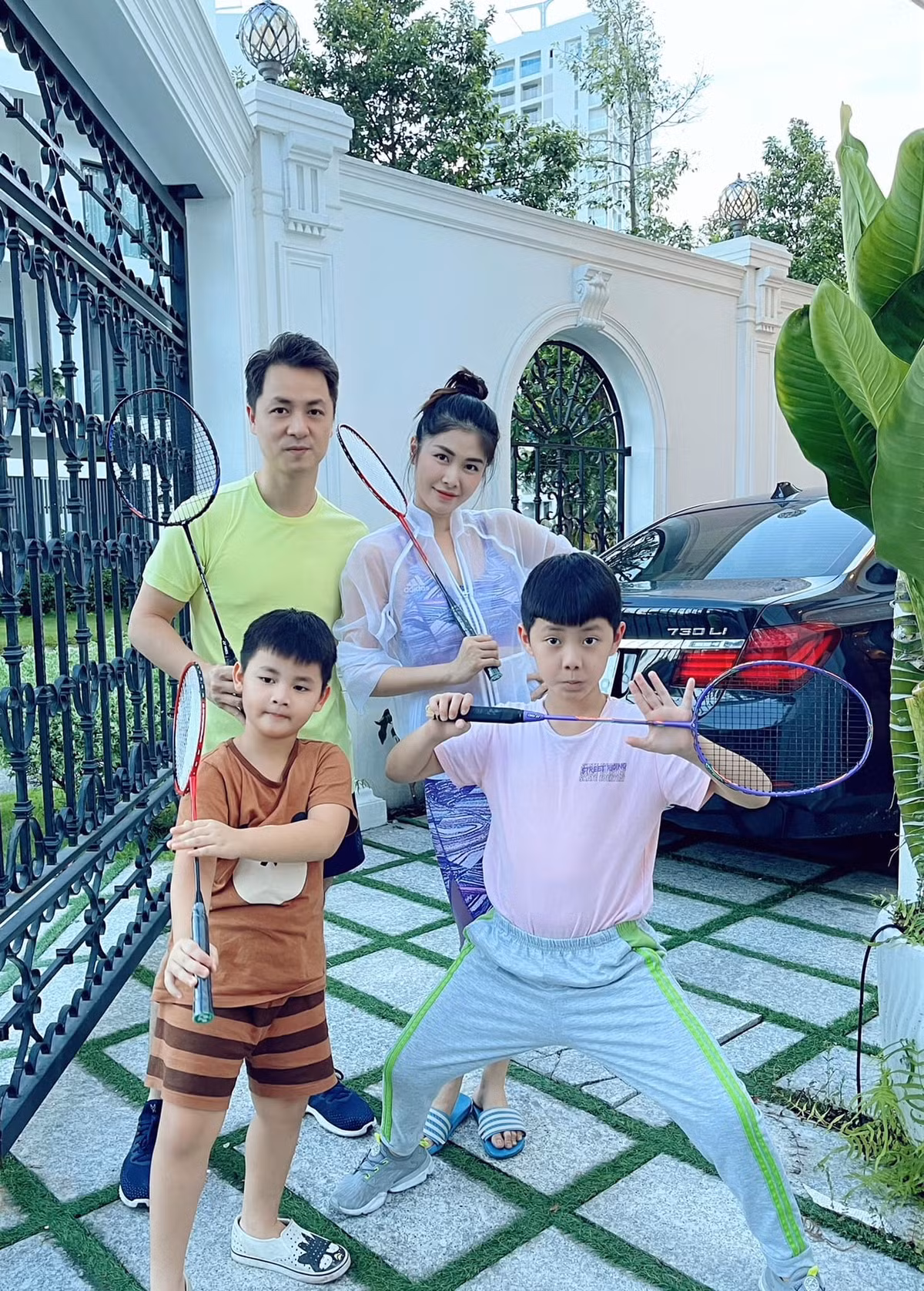 Gia đình Đăng Khôi chăm chỉ rèn luyện sức khỏe.