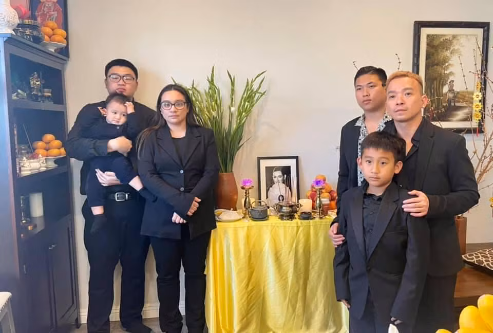 Xot xa con gai Phi Nhung om di anh me di du lich-Hinh-3