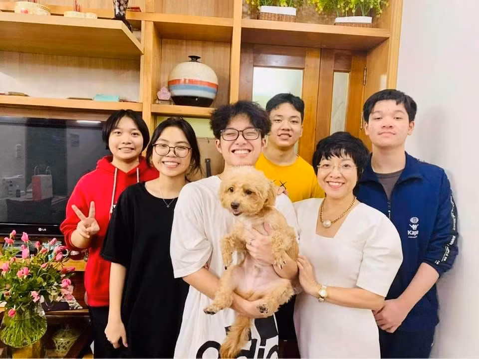 br/> Gia Bảo (hay thường gọi Tít) là con đầu lòng của MC Thảo Vân, nhưng là con thứ 2 của NSND Công Lý. Quý tử của cặp đôi nổi tiếng chào đời năm 2005.