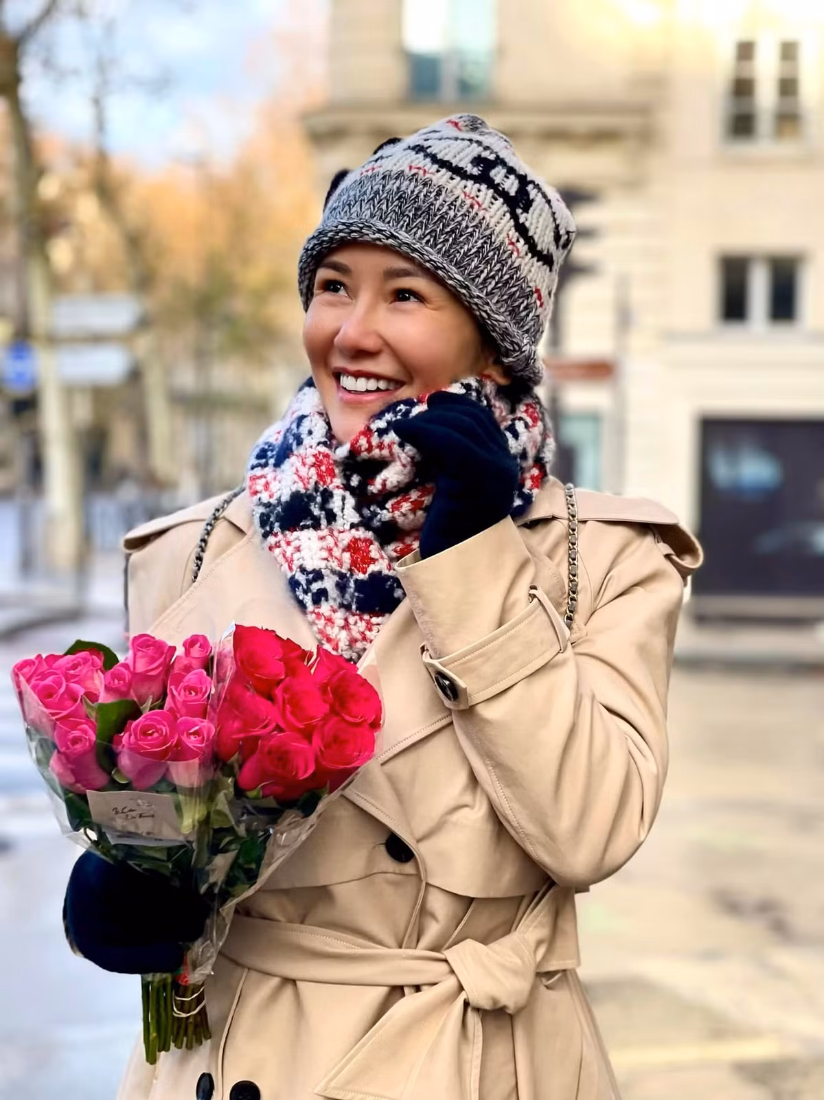 Diva Hong Nhung xinh dep qua ong kinh cua con trai
