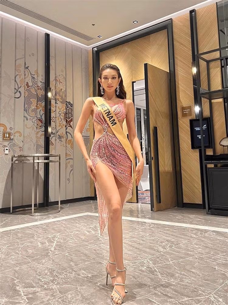 Ngày hôm qua (25/11), Thùy Tiên và các thí sinh đã hoàn thành xong vòng thi phỏng vấn kín với ban giám khảo.