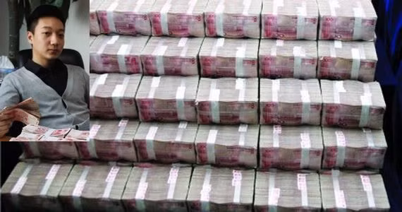 Bức ảnh triệu phú trẻ ngồi bên "núi tiền" đăng tin tuyển bạn gái hờ chơi tết Nguyên Đán.