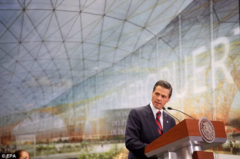 Tổng thống Mexico Enrique Pena Nieto cho hay, 3 đường băng dự kiến sẽ được đẩy nhanh và hoạt động vào năm 2020, phục vụ 52 triệu khách mỗi năm. "Sân bay mới sẽ là một thành tựu lớn, một biểu tượng của sự hiện đại ở Mexico," ông nói. Các quan chức Mexico cũng hy vọng sân bay mới sẽ trở thành trung tâm hàng không chính ở khu vực Mỹ Latinh.