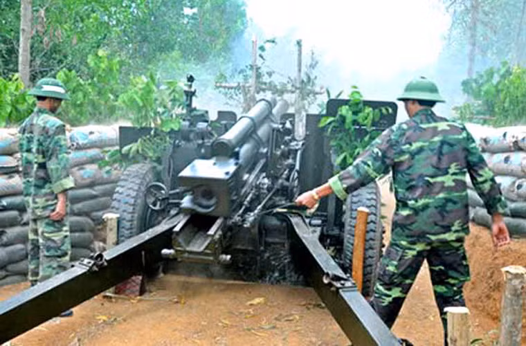 Lựu pháo M101 105mm có thể đạt tầm bắn tới 11,2km. 