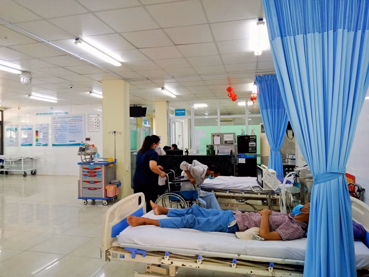7 du khach Ha Noi nhap vien tai Da Nang nghi bi ngo doc thuc pham