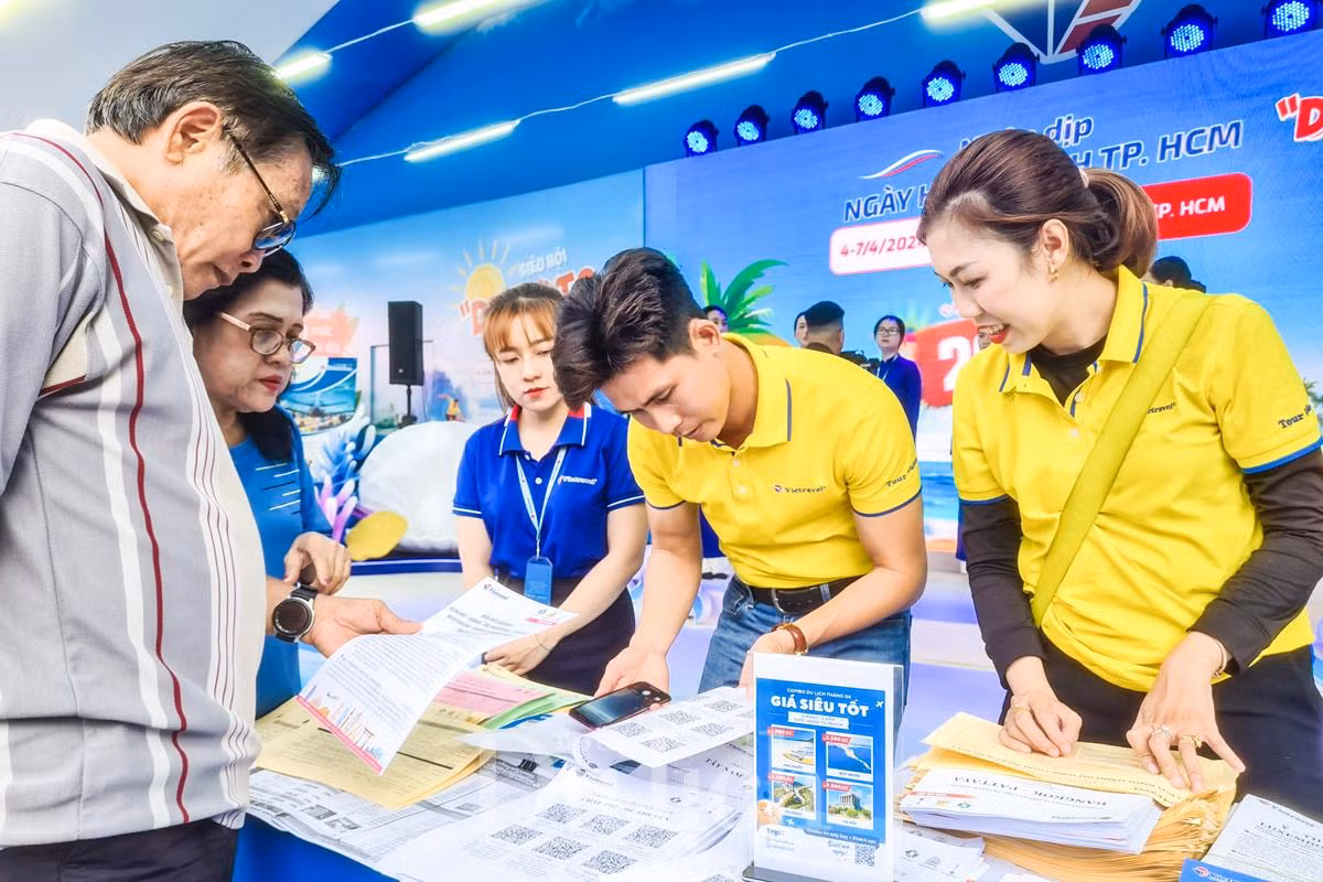 Dao quanh mot vong Viet Nam tai Ngay hoi Du lich TP.HCM-Hinh-9