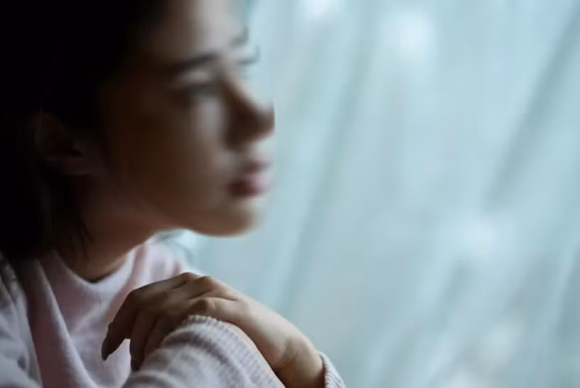 Sống trong cô đơn và đau khổ vì bị chồng khinh ra mặt Song trong co don va dau kho vi bi chong khinh ra mat