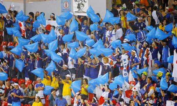 Tại World Cup 2014 trên đất Brazil vừa qua, các cổ động viên của Nhật Bản bằng hành động giữ gìn vệ sinh chung đã tạo nên một hình ảnh đẹp, đáng khen ngợi.