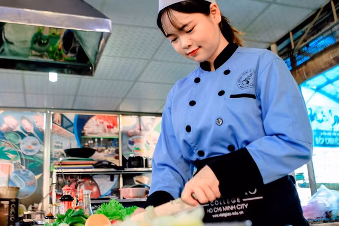 Uu diem khi hoc trung cap chinh quy sau tot nghiep THCS