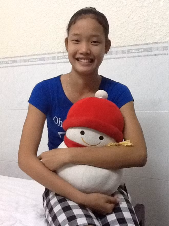Nối gót chị, cô em Dương Thị Hên cũng theo nghiệp bóng chuyền. Mới 15 tuổi nhưng chiều cao của cô đã sắp bằng chị Nhàn. Tại giải bóng chuyền trẻ toàn quốc năm 2013, Dương Thị Hên đã cùng thi đấu với chị ruột của mình trong màu áo Bình Điền Long An. Họ hứa hẹn sẽ tạo nên một cặp chị em bóng chuyền tài năng trong tương lai.