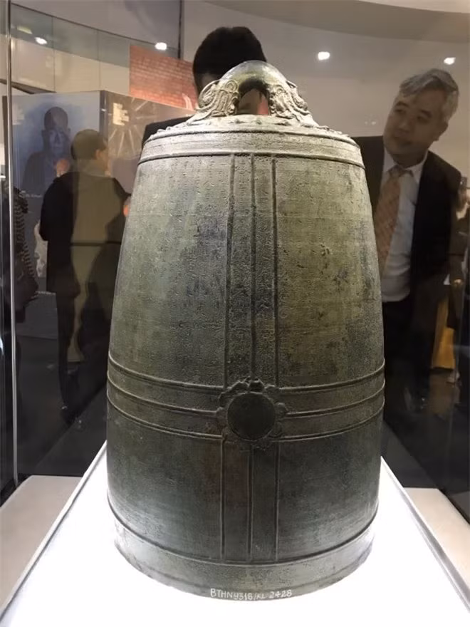 Đào mương phát hiện bảo vật ngủ vùi nghìn năm ẩn chứa bí mật quốc gia - Hình 4 Dao muong phat hien bao vat ngu vui nghin nam an chua bi mat quoc gia-Hinh-4