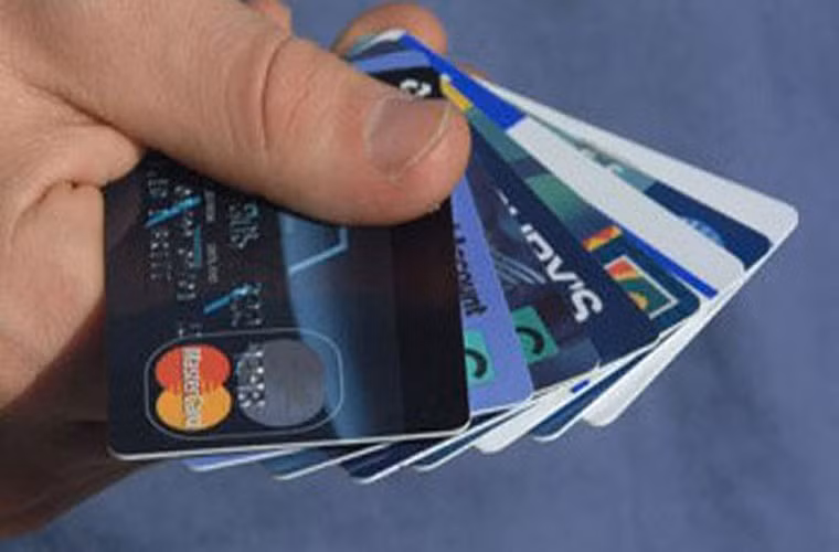 Vi phạm bản quyền, Google đối mặt với thiệt hại 125 triệu USD. Google đang đứng trước nguy cơ phải bồi thường 125 triệu USD sau khi để thua trong một vụ kiện vi phạm bản quyền với SimpleAir. Vụ kiện liên quan đến bằng sáng chế số 7035914 có liên quan đến một hệ thống và phương pháp truyền tải dữ liệu.