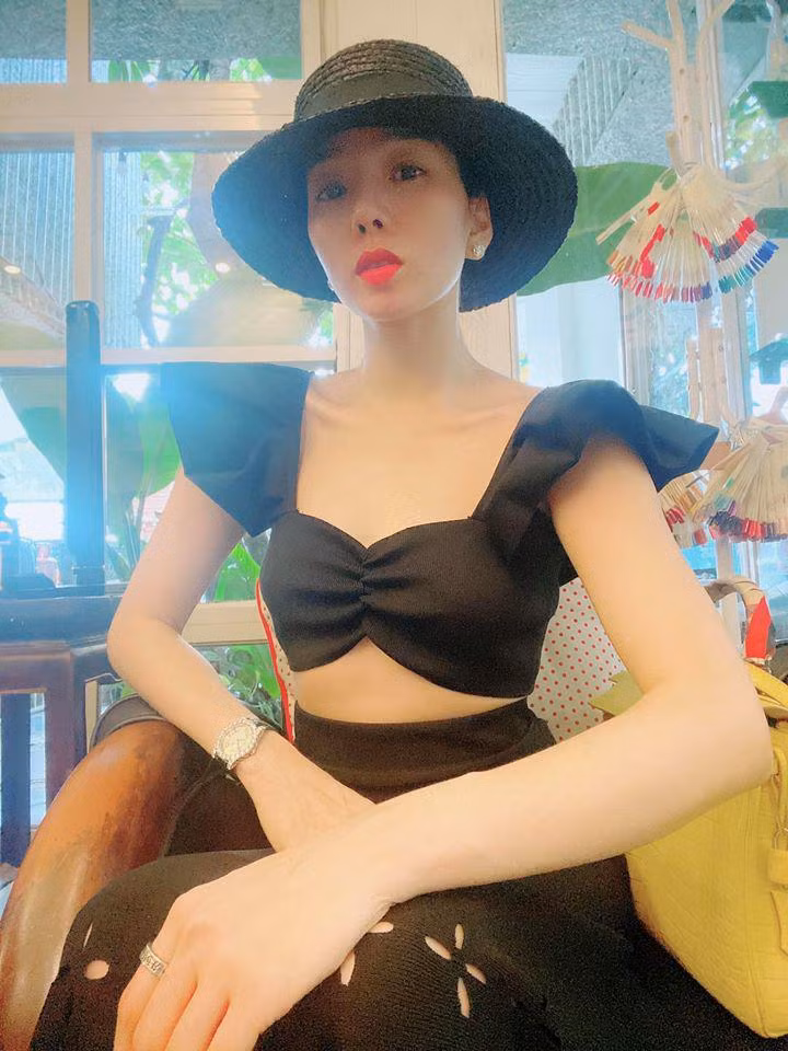 Cung giam can, Khanh Thi body cang det, Le Quyen 