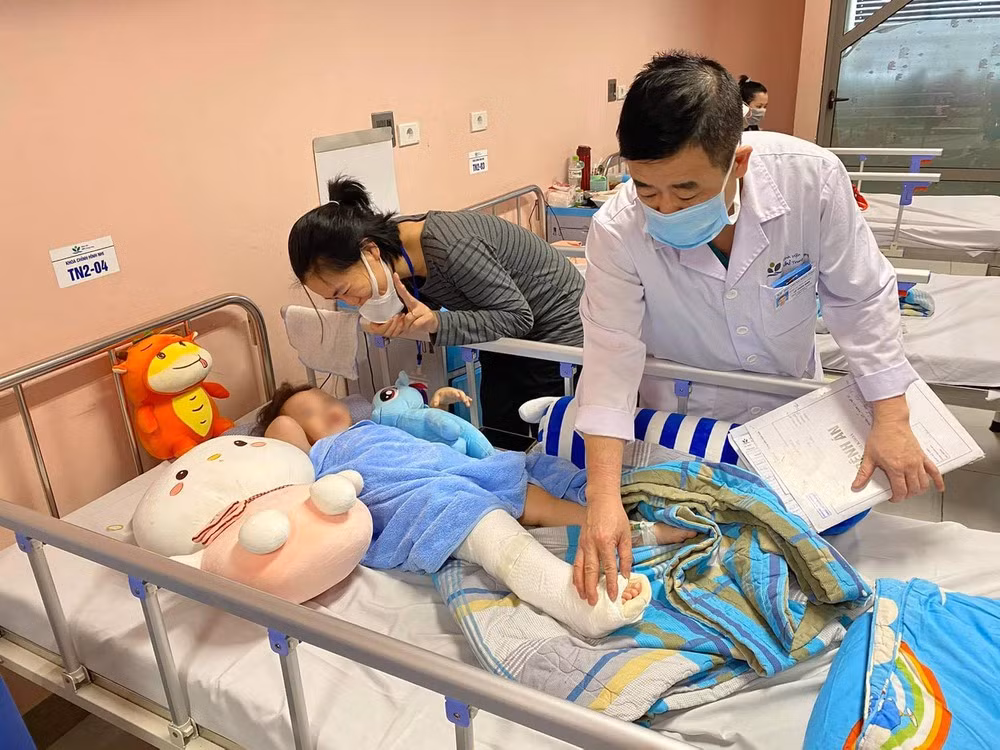 Be gai roi tu tang 13 suc khoe on dinh, sap xuat vien
