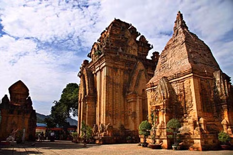 Đến nay, cuộc tranh luận về kỹ thuật xây dựng đền thờ Po Nagar giữa các nhà nghiên cứu vẫn chưa đến hồi kết.