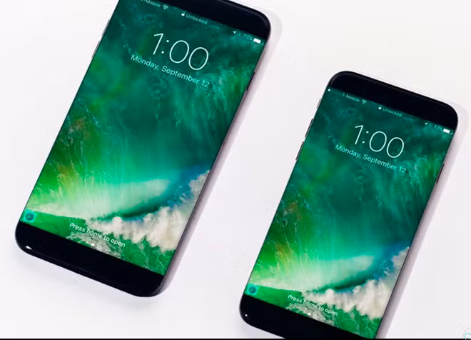 Hai phiên bản 5,5 inch và 4,7 inch của iPhone 8.