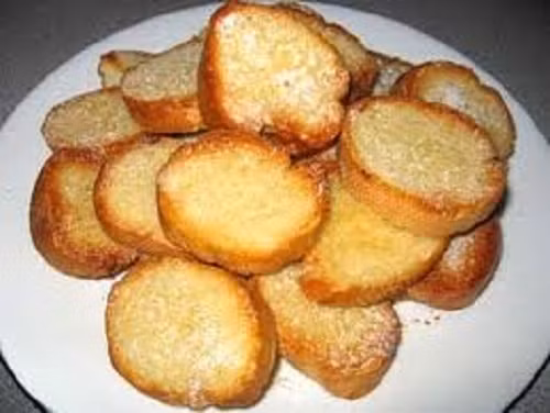 Những khúc bánh mì nướng vàng ruộm