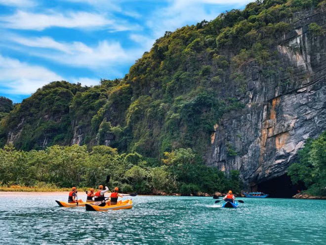 Phong Nha - Ke Bang lot top diem den hap dan nhat nam 2022-Hinh-2