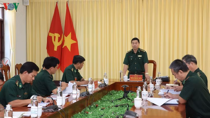 Bat giu gan 400 nguoi xuat, nhap canh trai phep tai An Giang