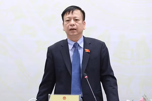 'Khong xu nghiem lai xe o to mang bien gia de dan toi nhon luat'
