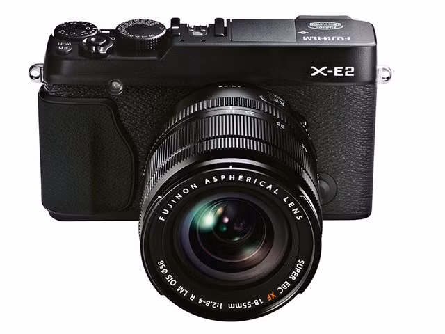 Fujifilm ra mắt hai máy ảnh tầm trung X-E2 và XQ1. Fujifilm đã cho ra mắt hai thiết bị mang phong cách của dòng máy ảnh đậm nét Fujifilm với nâng cấp khả năng xử lý ảnh và bổ sung kết nối Wi-Fi.