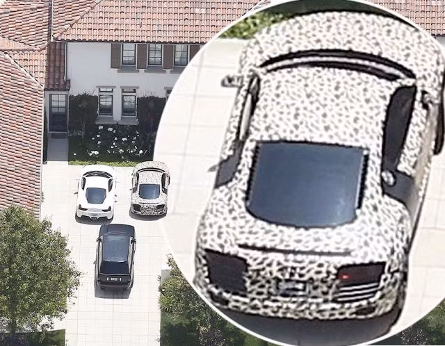 Justin Bieber "mê mệt" những chú xế hộp thuộc dạng độc và chiếc Audi R8 với lớp vỏ ngoài in họa tiết da báo bắt mắt này đã nằm gọn trong sân nhà anh chàng ca sĩ.