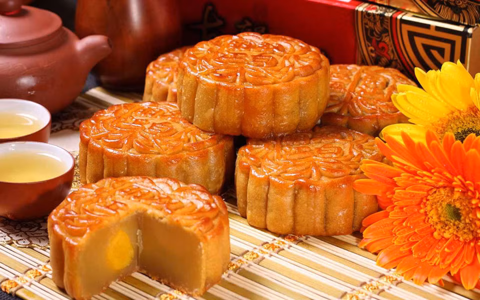 Trung Quốc: Đối với người Trung Quốc, Trung thu là Tết đoàn viên, là dịp để mọi người trong gia đình sum họp. Do đó, loại bánh sử dụng trong dịp này thường là bánh nướng có hình tròn. Trên bánh, họa tiết có thể có hoặc không. Ảnh: Tuku.cn.