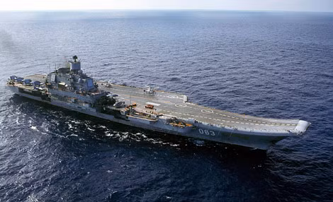 Tàu sân bay phi hạt nhân Đô đốc Kuznetsov của Nga.