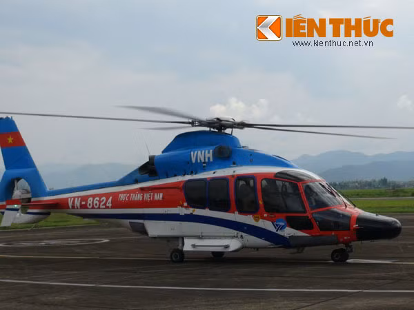 Lăn bánh ra đường băng cất cánh.