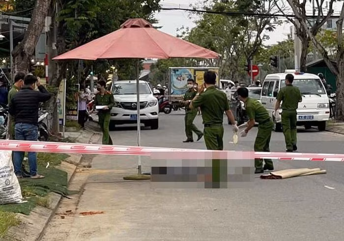 Thieu nien 13 tuoi bi chem chet giua trung tam Da Nang