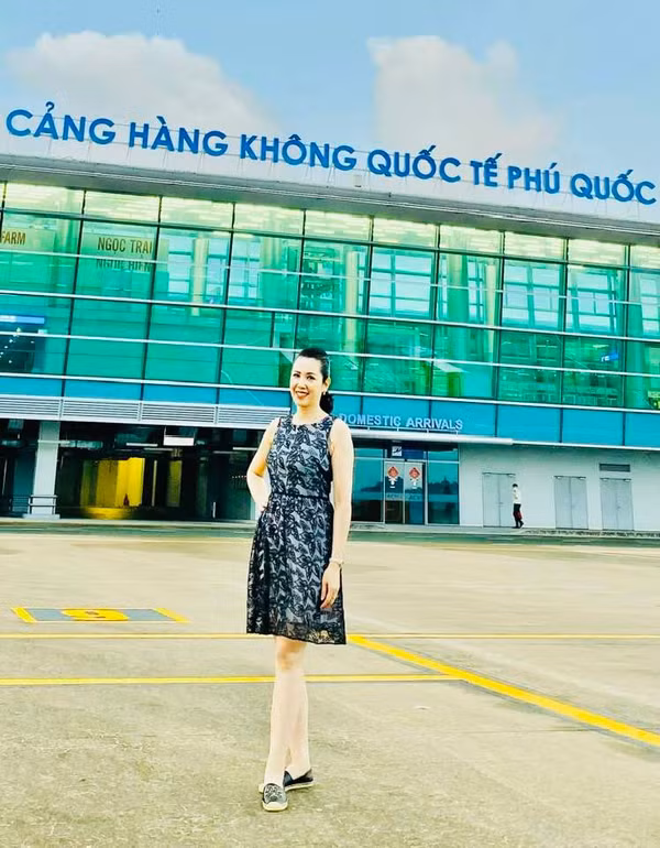 Á hậu Vi Thị Đông: Đam mê làm tiếp viên hàng không hơn hào quang showbiz - Hình 3 A hau Vi Thi Dong: Dam me lam tiep vien hang khong hon hao quang showbiz-Hinh-3