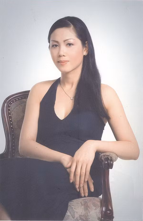 Á hậu Vi Thị Đông: Đam mê làm tiếp viên hàng không hơn hào quang showbiz - Hình 2 A hau Vi Thi Dong: Dam me lam tiep vien hang khong hon hao quang showbiz-Hinh-2