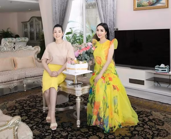 Á hậu Vi Thị Đông: Đam mê làm tiếp viên hàng không hơn hào quang showbiz - Hình 4 A hau Vi Thi Dong: Dam me lam tiep vien hang khong hon hao quang showbiz-Hinh-4