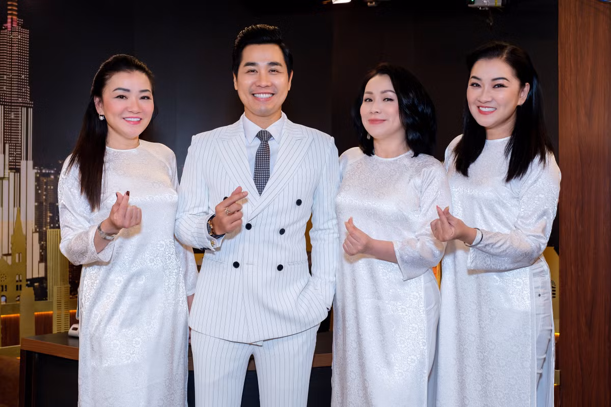 Minh Tú 'Tam ca Áo trắng' làm mẹ đơn thân, nuôi con bệnh tật ở Mỹ - Hình 2 Minh Tu 'Tam ca Ao trang' lam me don than, nuoi con benh tat o My-Hinh-2