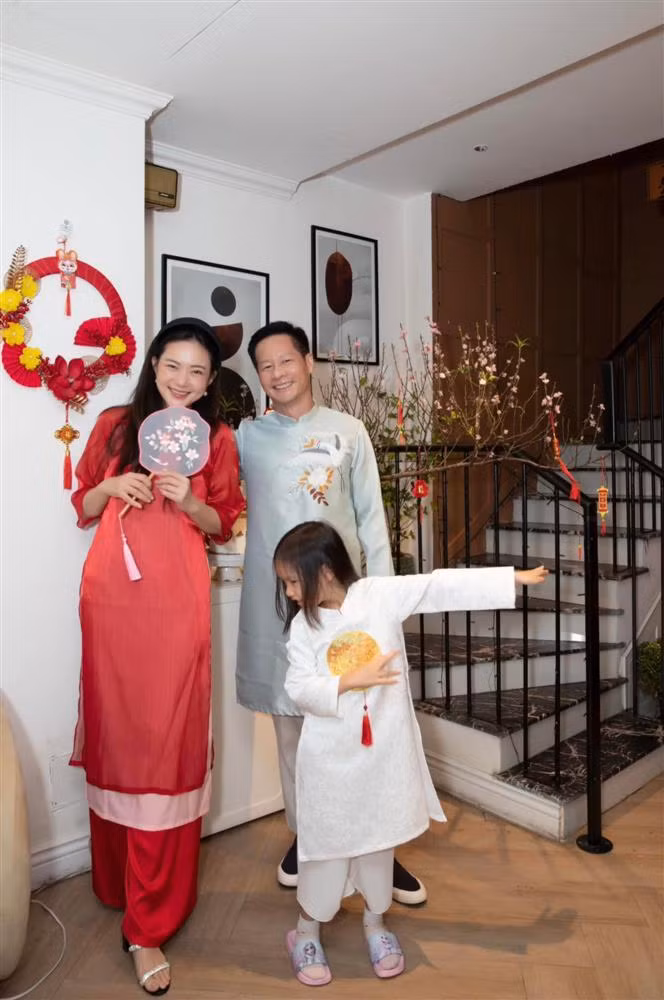 Phan Nhu Thao tre hon han khi dien ao dai nho giam 22kg-Hinh-2