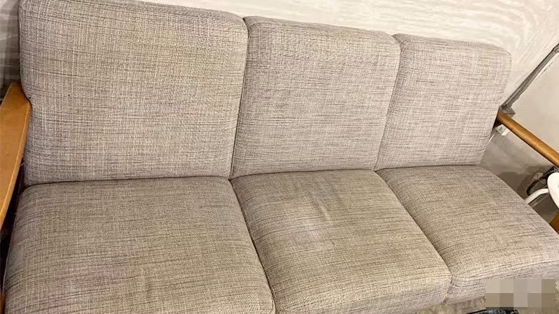 Giat ghe sofa nho nhung meo nay, chi vai phut la sach bong-Hinh-2