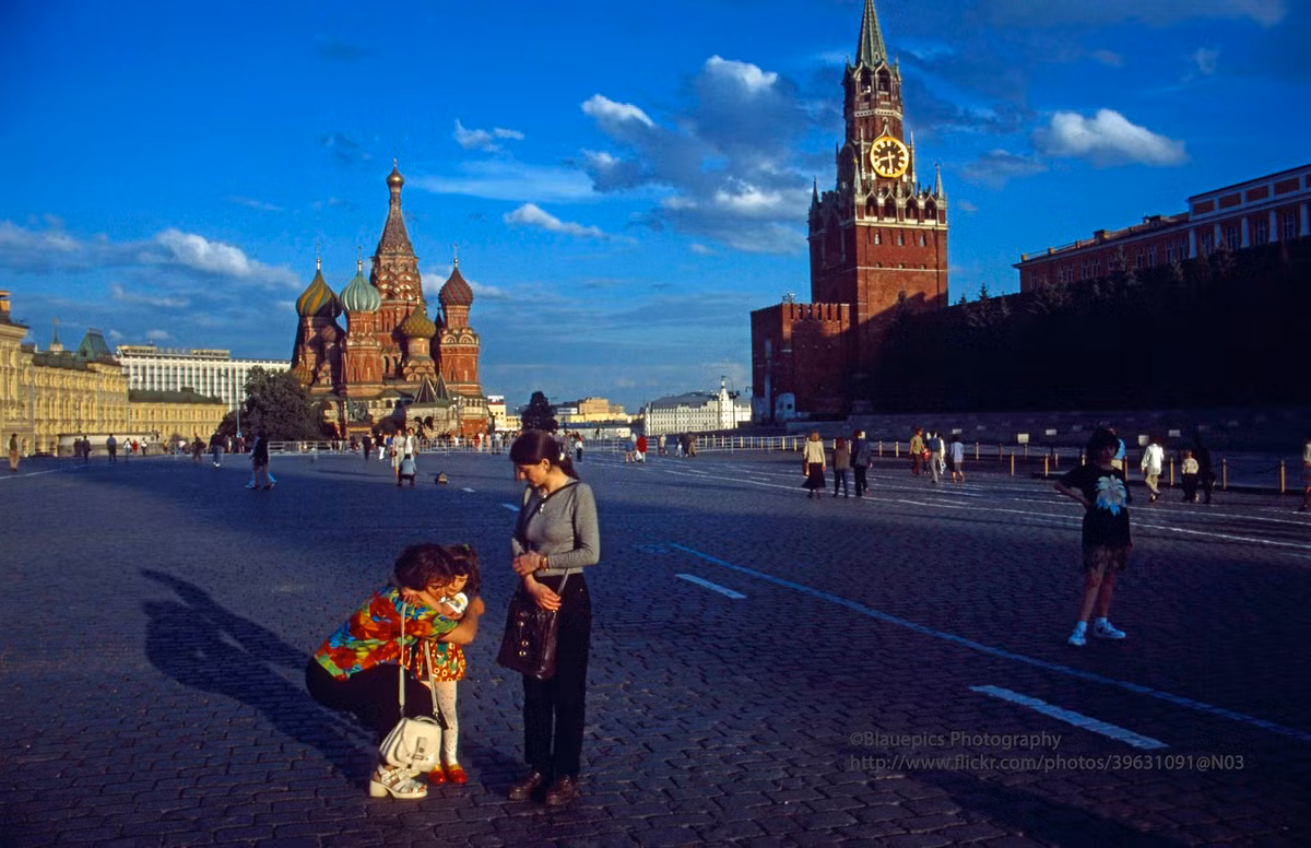 Thanh pho Moscow nam 1998 qua loat anh ruc ro sac mau