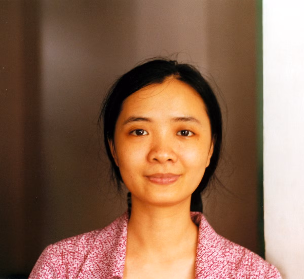 Chân dung cô gái Huế.
