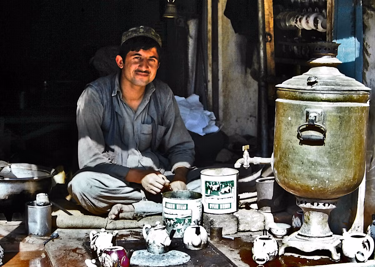 Quán trà ở Peshawar, thành phố lớn thứ 8 Pakistan.