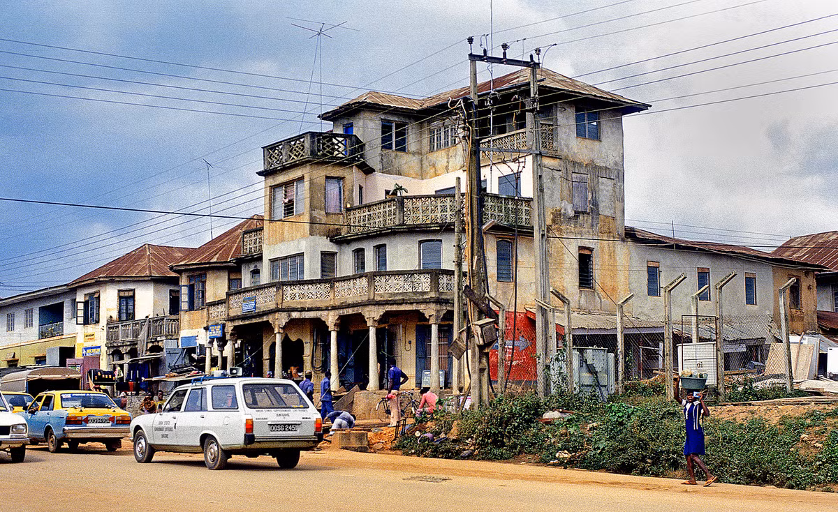 Một tòa nhà trên phố Yaba.