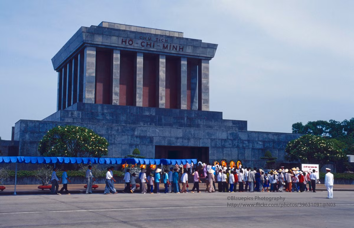 Hà Nội năm 1998 qua loạt ảnh tuyệt vời của người Đức - Hình 5 Ha Noi nam 1998 qua loat anh tuyet voi cua nguoi Duc-Hinh-5