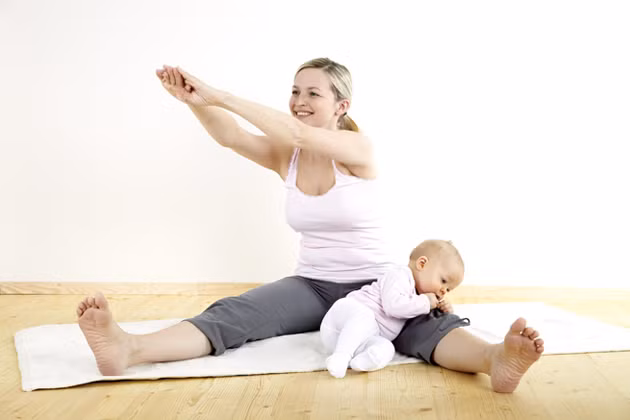 Giảm cân sau sinh. Mẹ cũng có thể áp dụng ngô vào thực đơn giảm cân sau sinh để lấy lại vóc dáng thon gọn hấp dẫn như trước. Ngoài ra mẹ có thể thay thế ngô bằng rất nhiều các loại trái cây, thực phẩm khác như táo, lê, cà chua... trong những thực đơn giảm cân của mình.